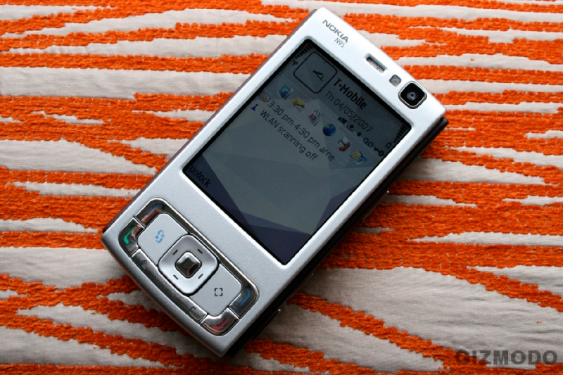 Illustration for article titled Gizmodo's Long-Ass Nokia N95 Review: Why it Rocks, Why it Sucks